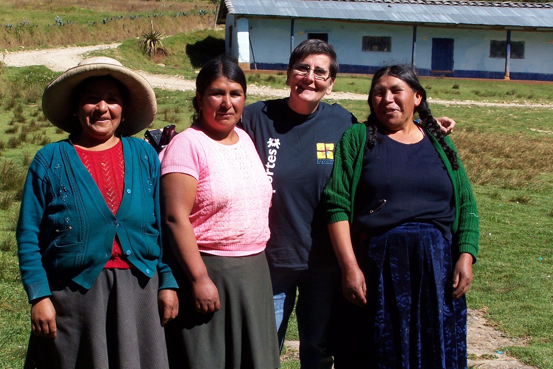 Pilar Muñoz de Aulas Abiertas con madres de alumnos